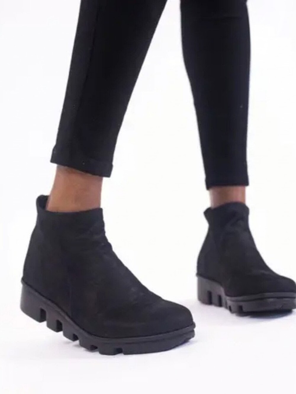 L`AMOUR DES PIEDS HADIRATWOMEN'S BLACK LEATHER BOOTIES Size 9.5M